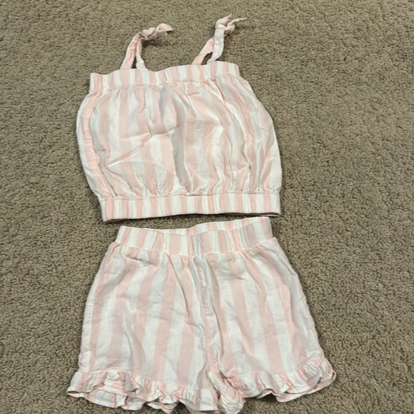 Two piece sets. Great condition. - Picture 3 of 3